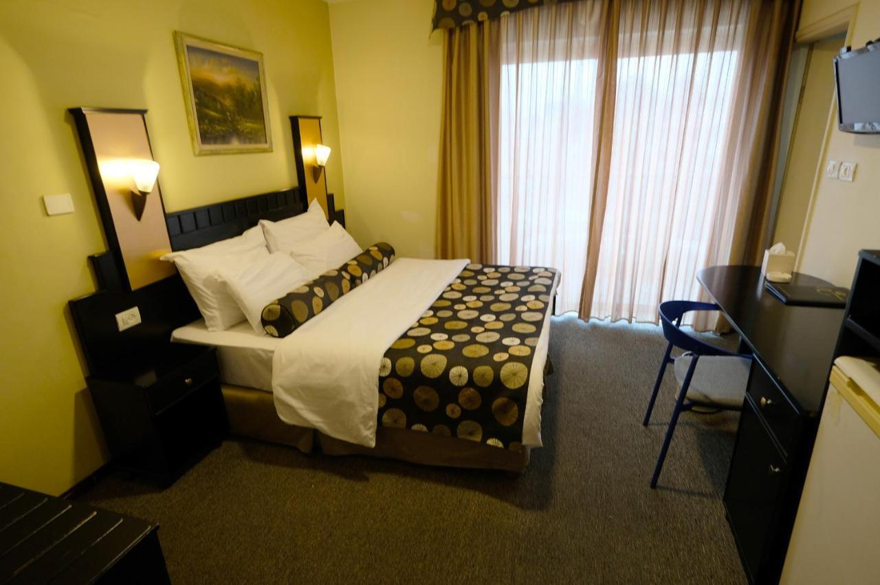 Royal Court Hotel Ramallah Exteriör bild