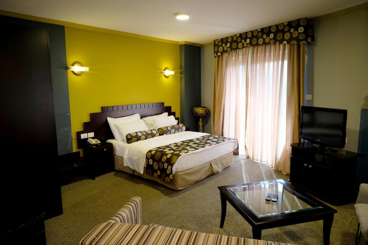 Royal Court Hotel Ramallah Exteriör bild