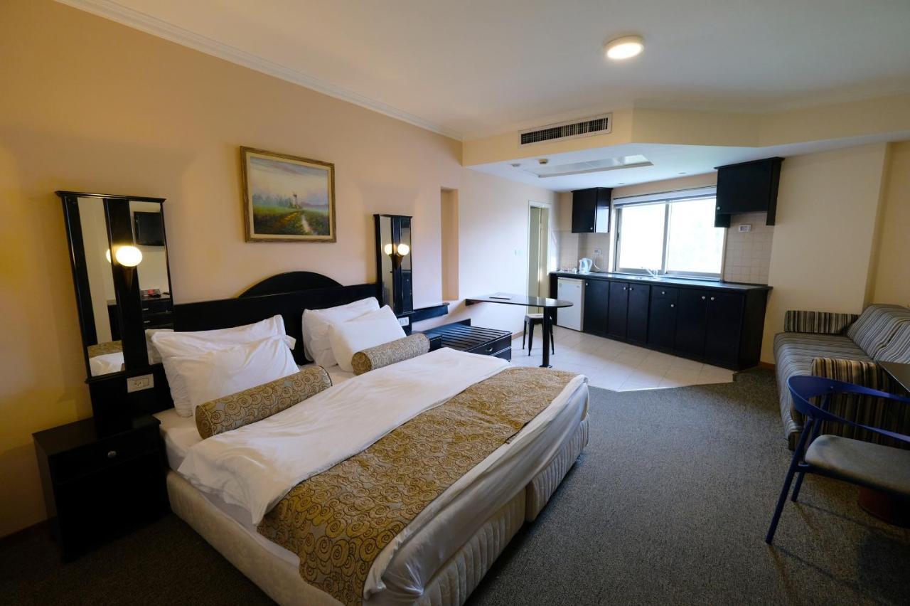 Royal Court Hotel Ramallah Exteriör bild