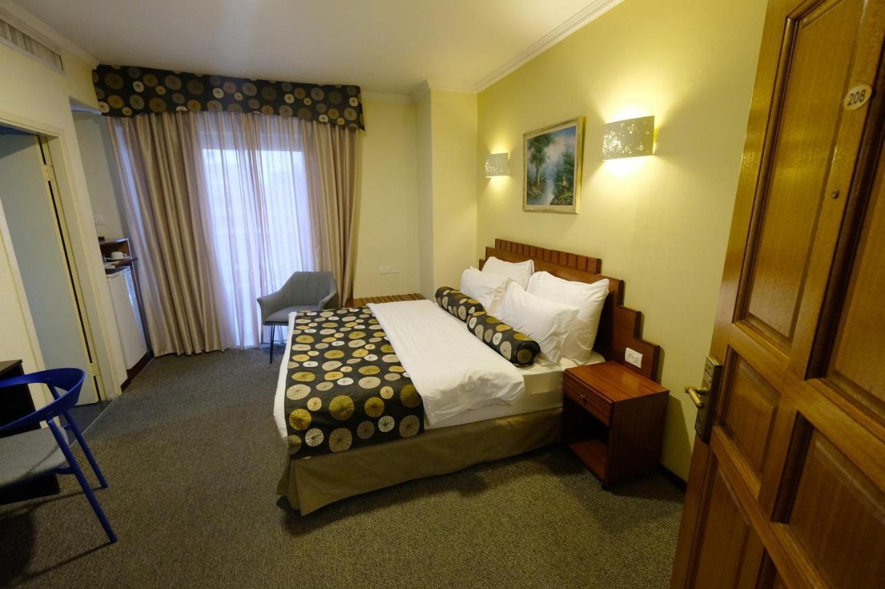 Royal Court Hotel Ramallah Exteriör bild
