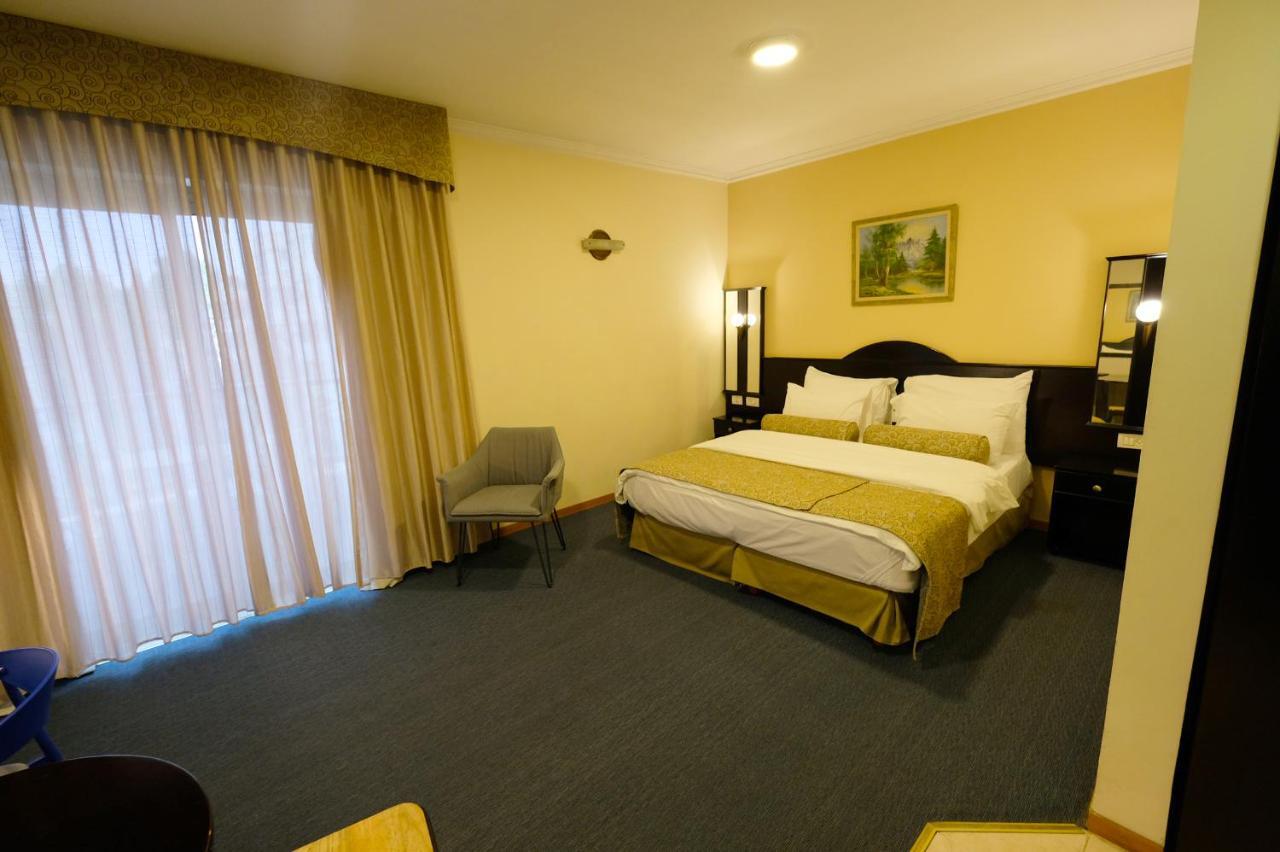 Royal Court Hotel Ramallah Exteriör bild