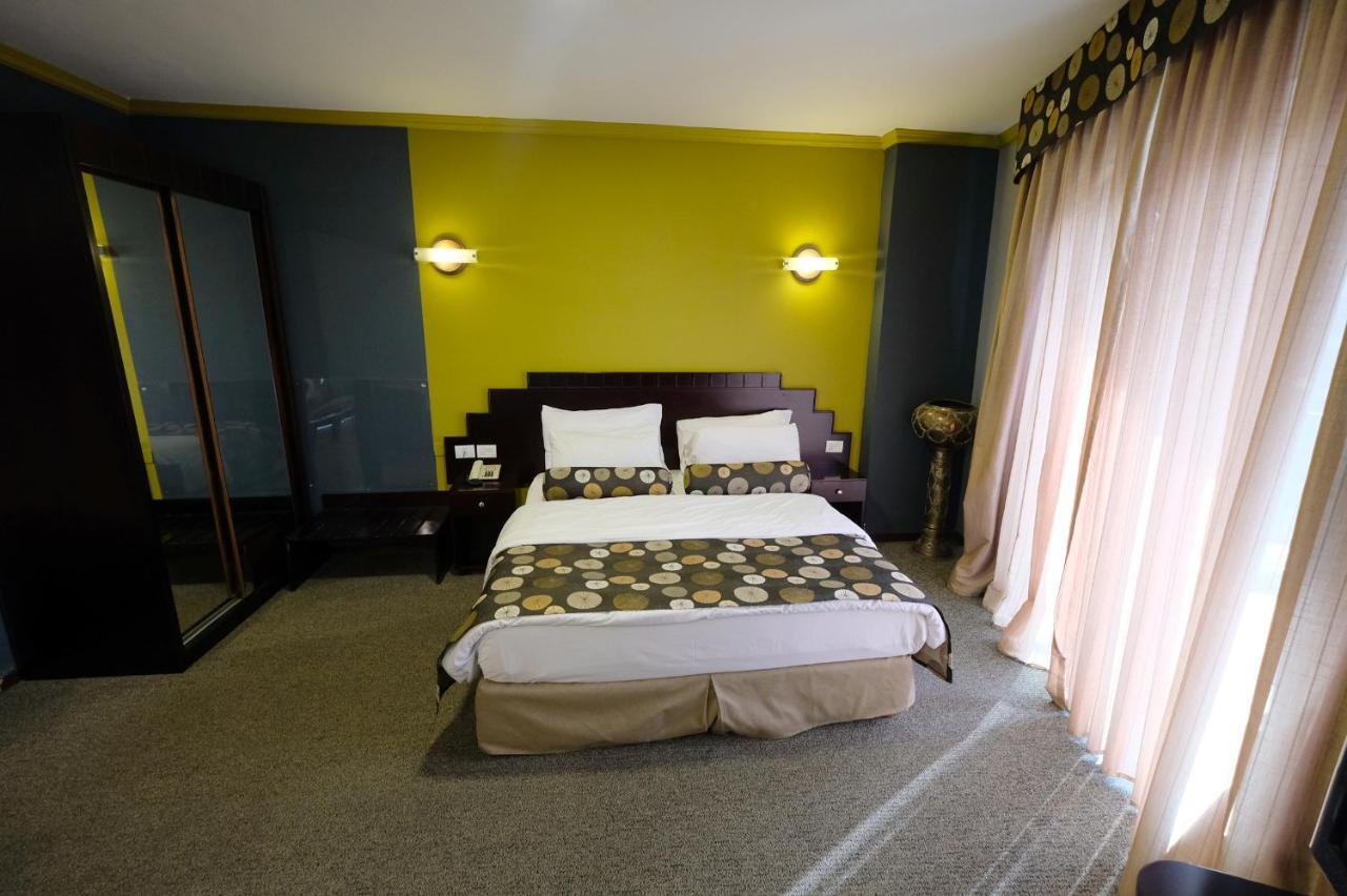 Royal Court Hotel Ramallah Exteriör bild