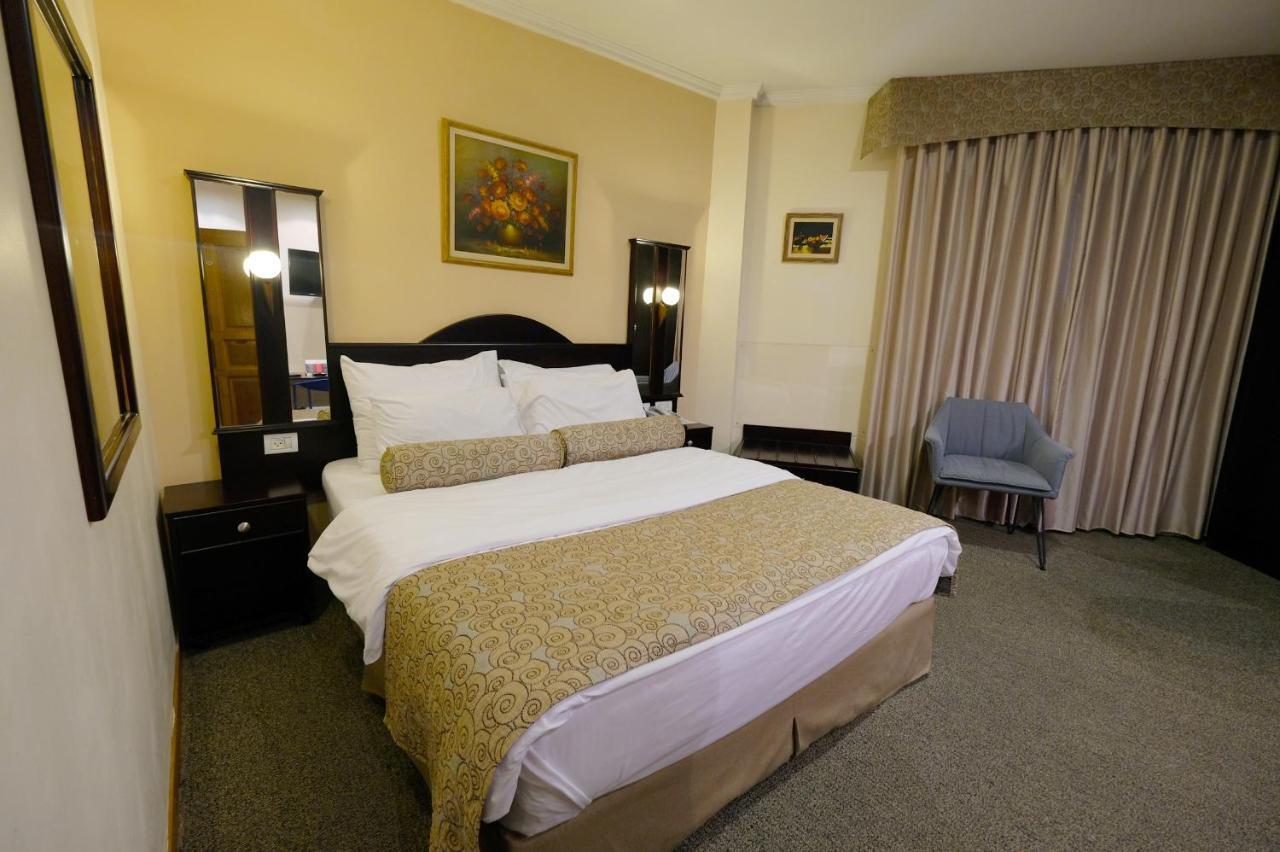 Royal Court Hotel Ramallah Exteriör bild