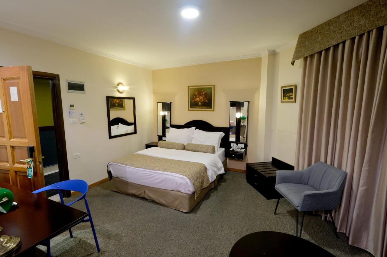 Royal Court Hotel Ramallah Exteriör bild