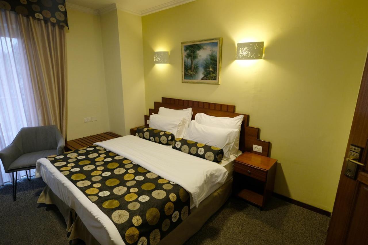 Royal Court Hotel Ramallah Exteriör bild
