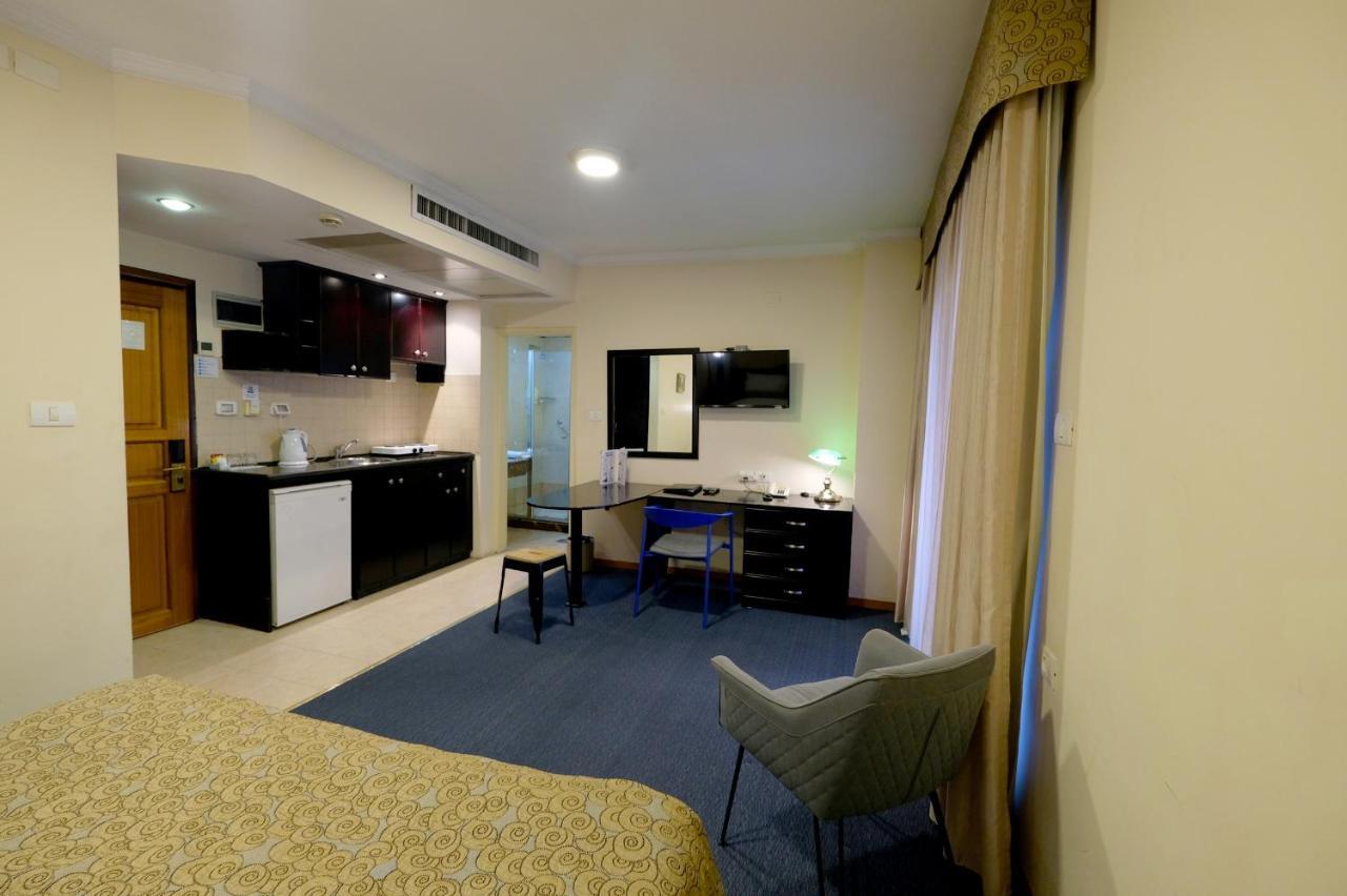 Royal Court Hotel Ramallah Exteriör bild